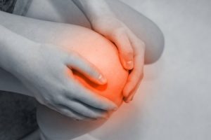 オスグットの症状で膝の前側が痛い成長期の人の写真